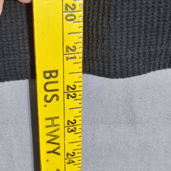 Fox knitted crew neck sweater girl size M black with graphic design - Picture 8 of 8